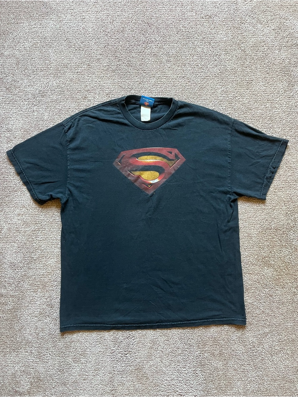 VTG 00’s / Y2K DC Comics Superman Logo Faded Black Tee